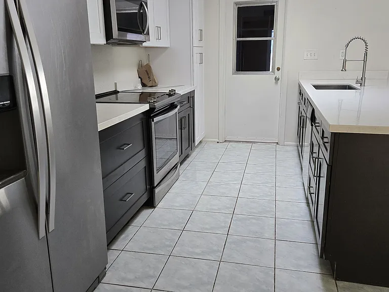 1144 E Palmcroft Dr — Photo 4