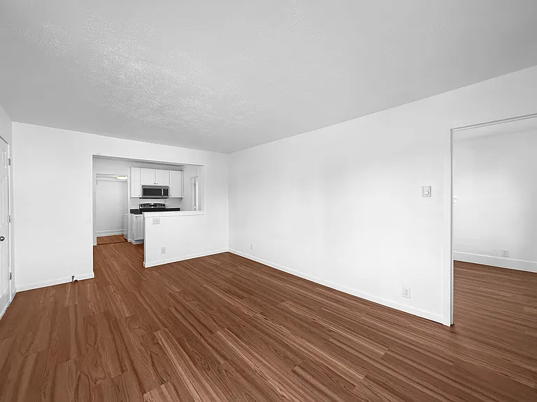 1725 S 35th St — Photo 13