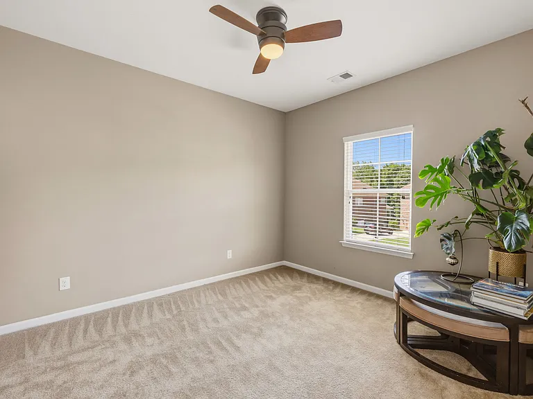 167 Alexandria Dr — Photo 40