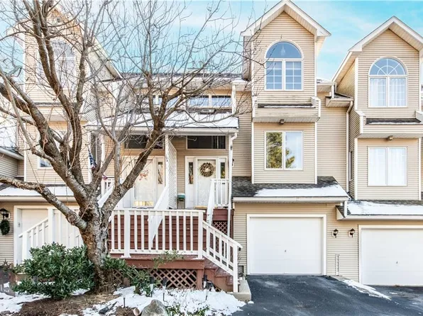 194 River Farms Dr Unit 86, West Warwick, RI 02893