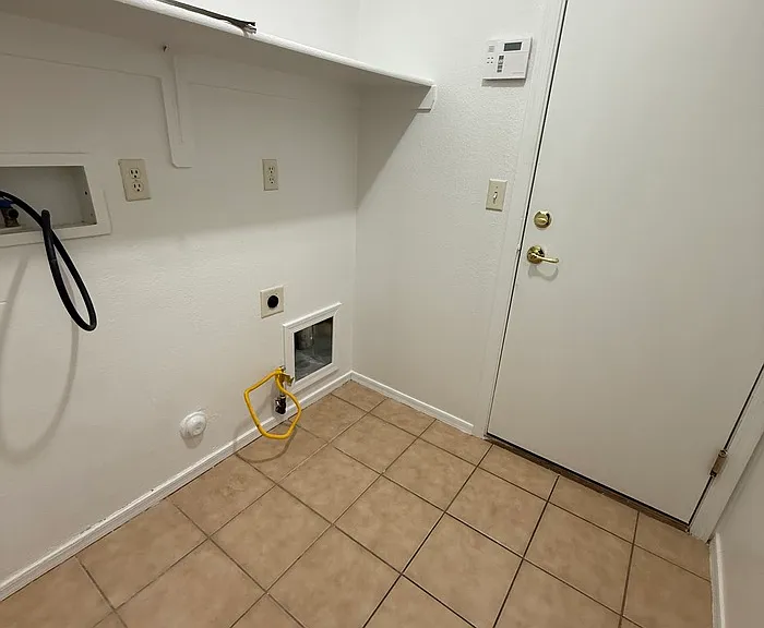 2429 E Calle Joya De Ventura — Photo 10