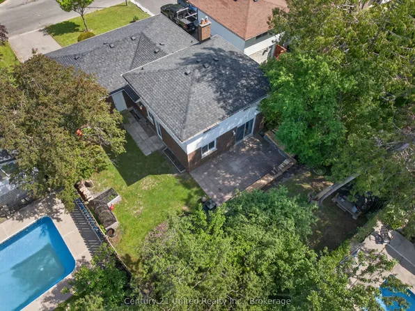 1169 Danita Blvd, Peterborough, ON K9J 7J9