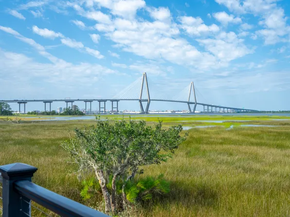 835 Bridge Point Cir, Mount Pleasant, SC 29464