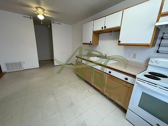 5th image of 3003 Ontario St