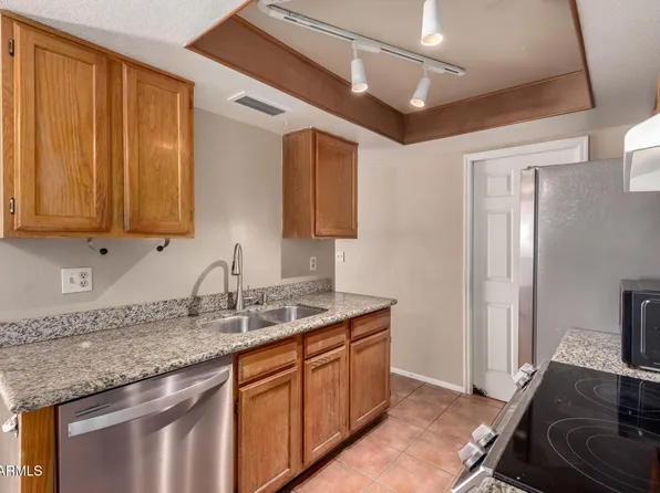 1976 N LEMON TREE Lane #16, Chandler, AZ 85224