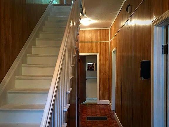 4th image of 768 E Waldburg St