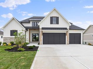 10675 W 142nd Ter, Overland Park, KS 66221