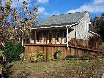 1st image of 807 Ewing Dr