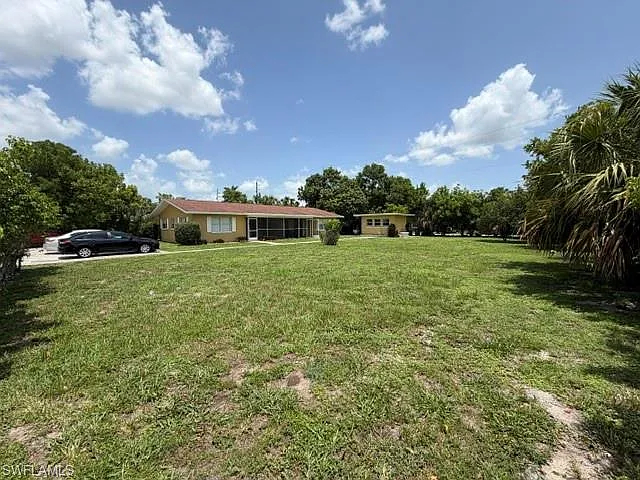 4319 Golden Gate Pkwy — Photo 2
