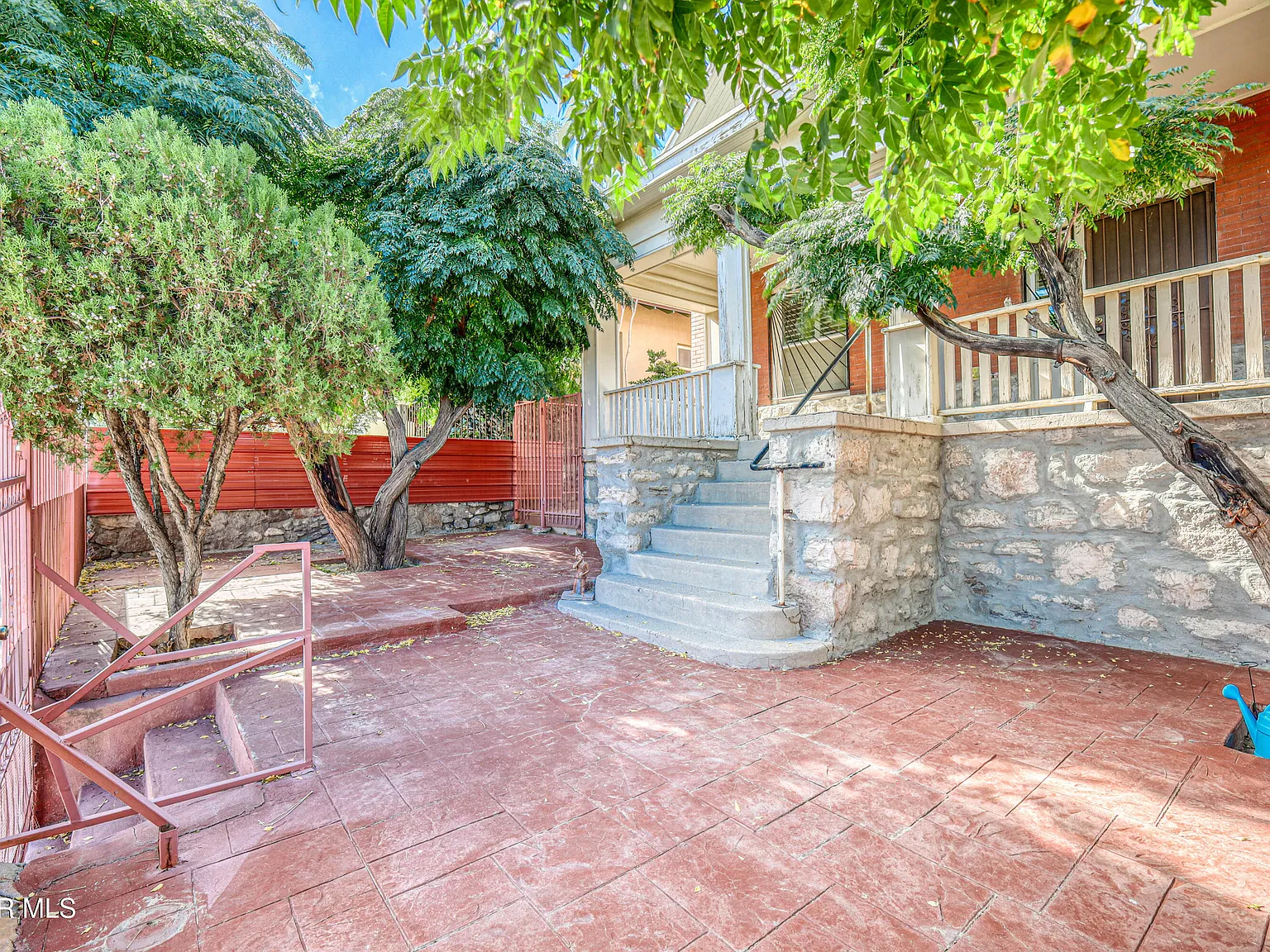 5 bed, 2.0 bath, 2665 sqft, $2,200 — Photo 3