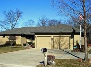 8164 Chicasha Cir, Ozawkie, KS 66070