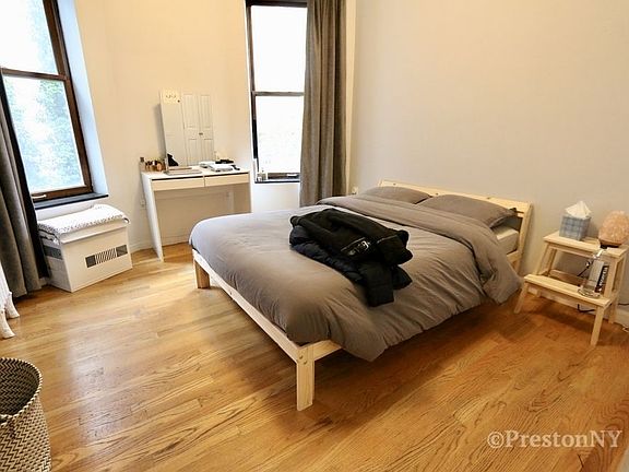 5th image of 337 W 14th St APT 42