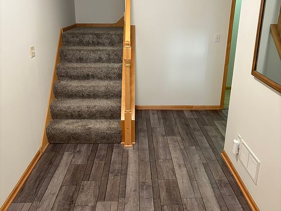 2nd image of 3584 Abercrombie Ln