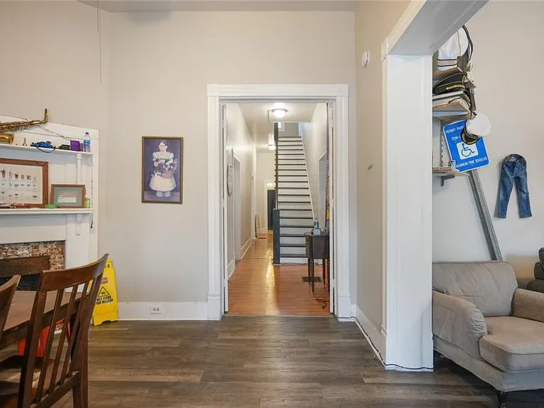 1056 Hemphill Ave NW — Photo 2