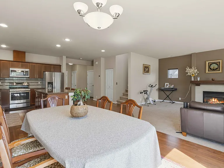 6338 Victoria Ave SE — Photo 4