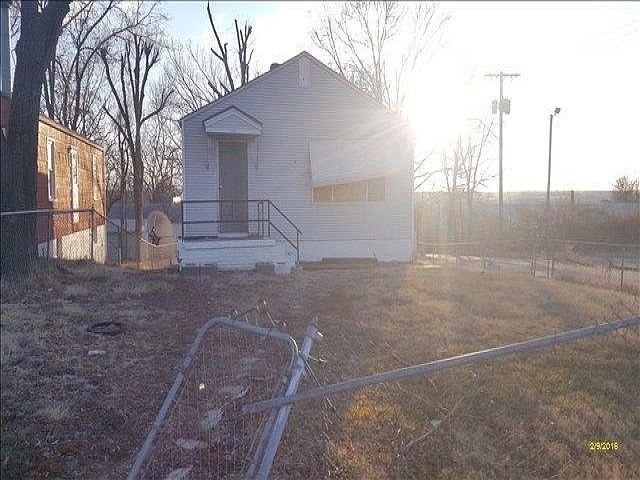 2nd image of 8147 Montgall Ave