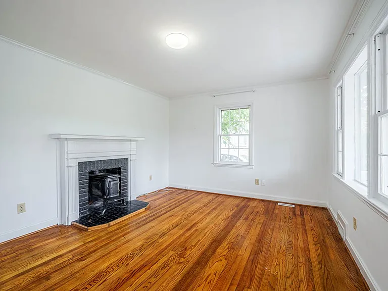 2922 Oberlin Rd — Photo 18