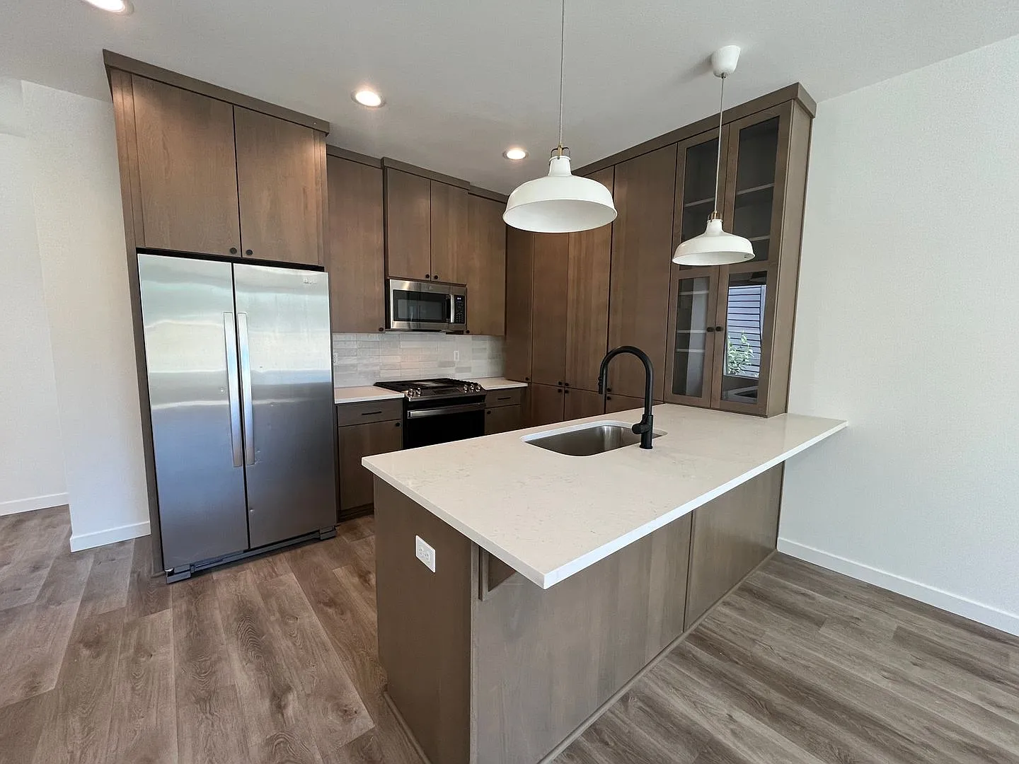 Beautiful 4Bd + 3Ba Home in North Portland!! A/C and Hardwood Flooring!! — Photo 4