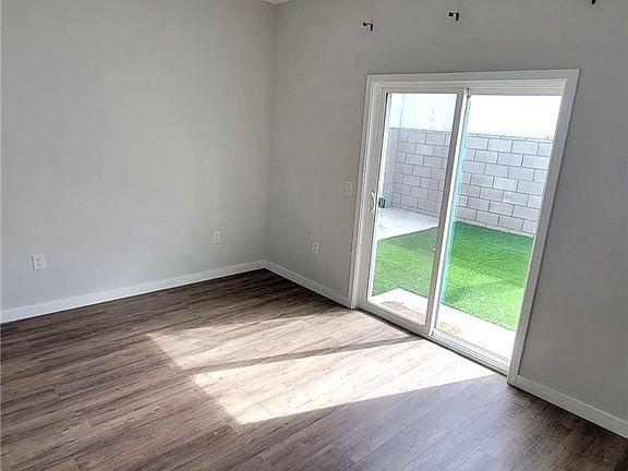 3rd image of 10714 Valley View Ave