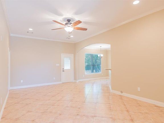 5th image of 206 W Curtis Ave