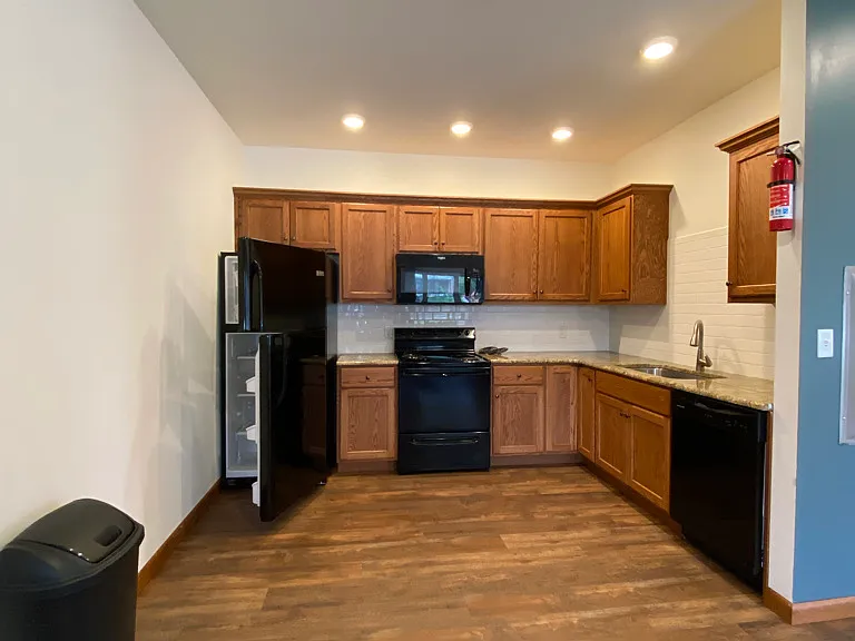 941 W 3rd St #5-1 — Photo 5