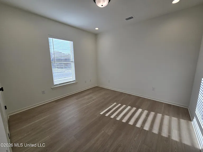 15395 Percy St — Photo 6
