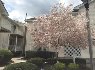 38 Potomac Dr, Basking Ridge, NJ 07920