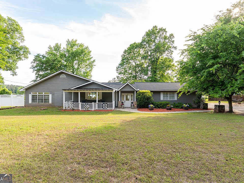 1st image of 142 Spurgeon Dr SE