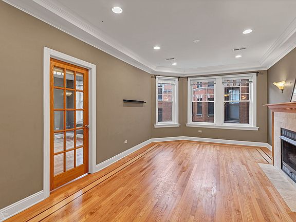 3rd image of 1110 W Pratt Blvd APT 2N