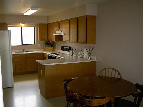 Great Open Kitchen with an attached Breakfast Room.