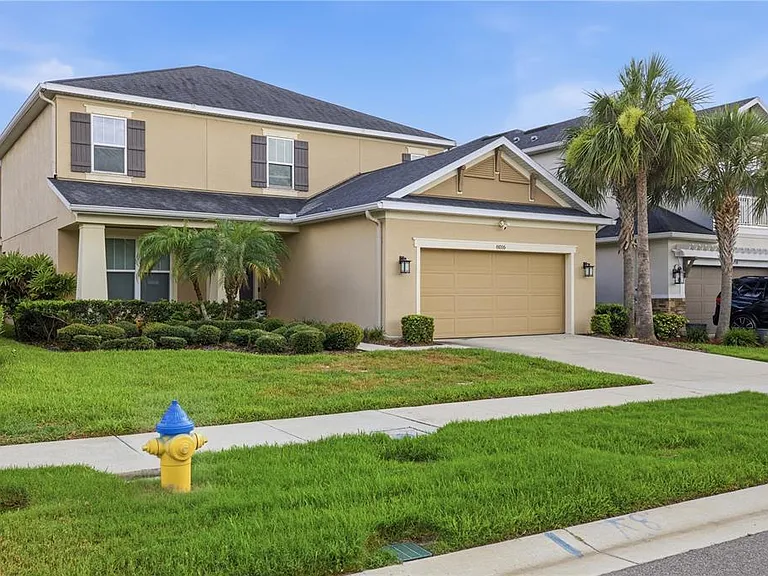 8016 Marbella Creek Ave — Photo 2