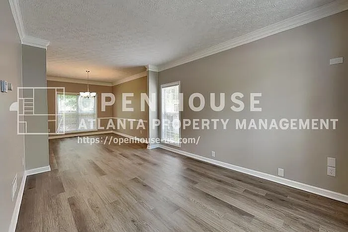 2305 Luther Ter SW — Photo 6