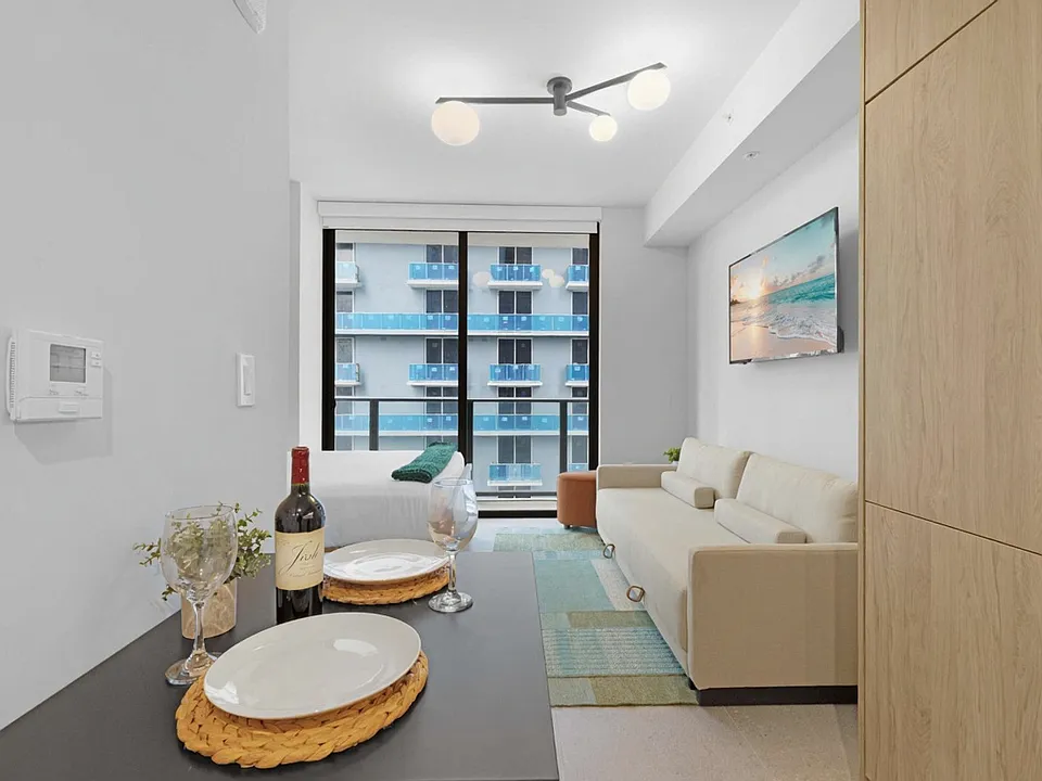 11 NE 6th St #34-ID1404243P