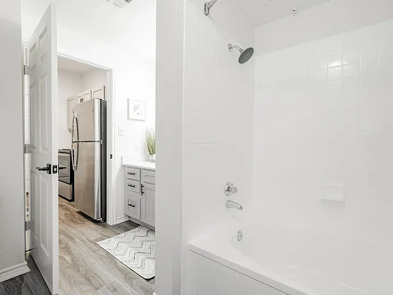 9th Street Apartments — Photo 21