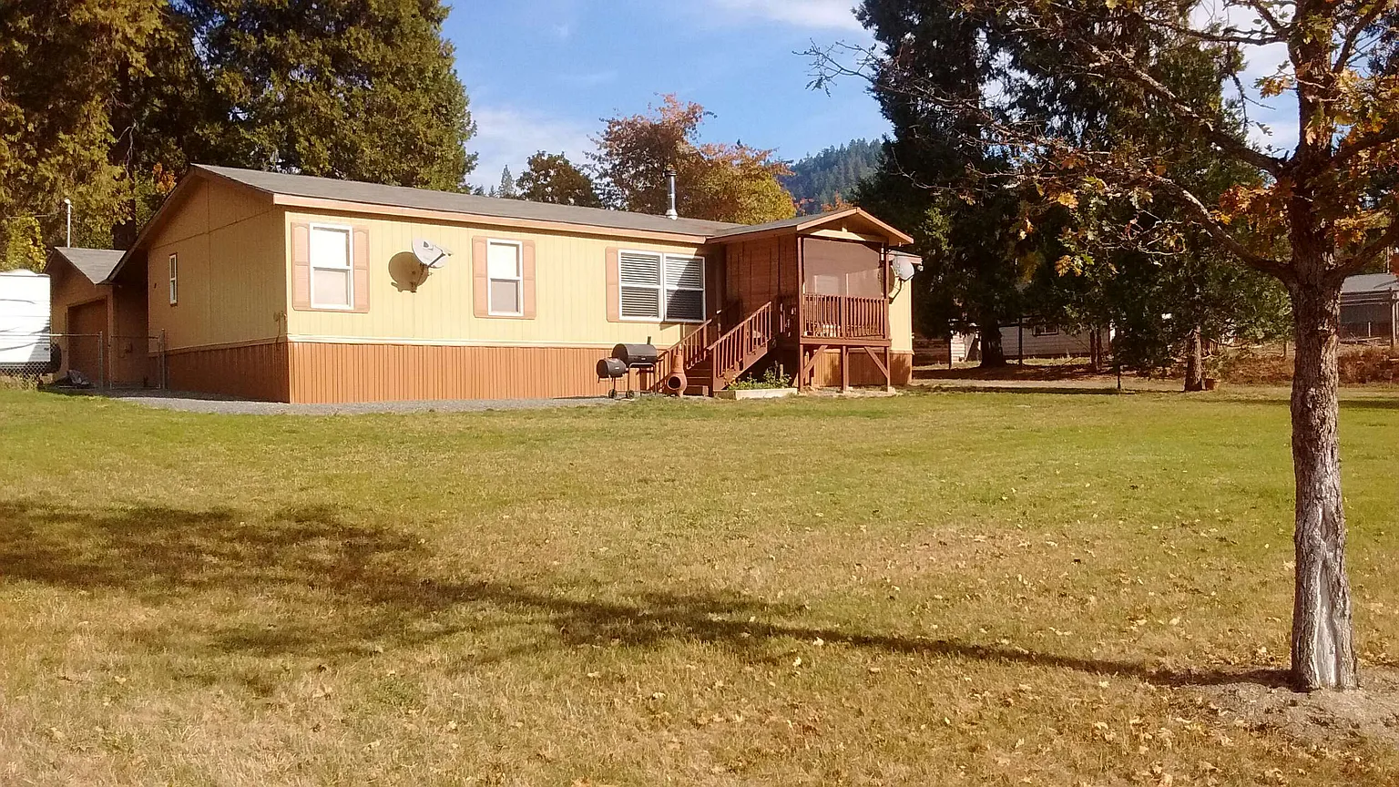 117 Park Ave photo 1