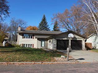 117 S Yellowstone Dr, Brandon, SD 57005