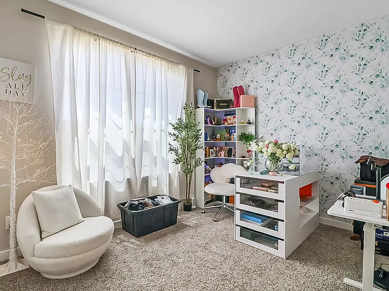 6402 Oracle Dr — Photo 10