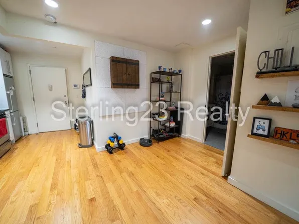 23-15 Astoria Boulevard image 11 of 22