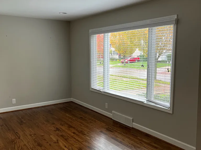 1510 Chapin Ave — Photo 10