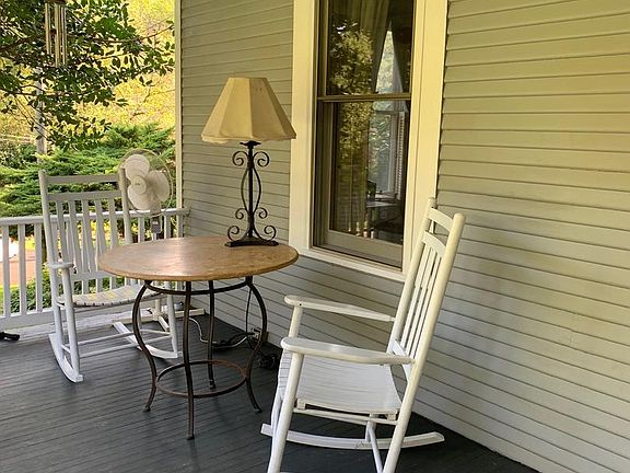5th image of 1511 Forest Ln