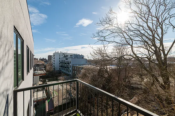 Rented by Joel Scharf, LREB | media 24