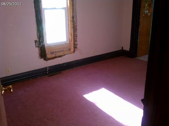 5th image of 338 W 6th Ave