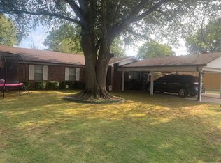 803 E 15th St, Stuttgart, AR 72160