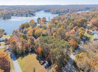 Lakewood Forest Rd, Moneta, VA 24121