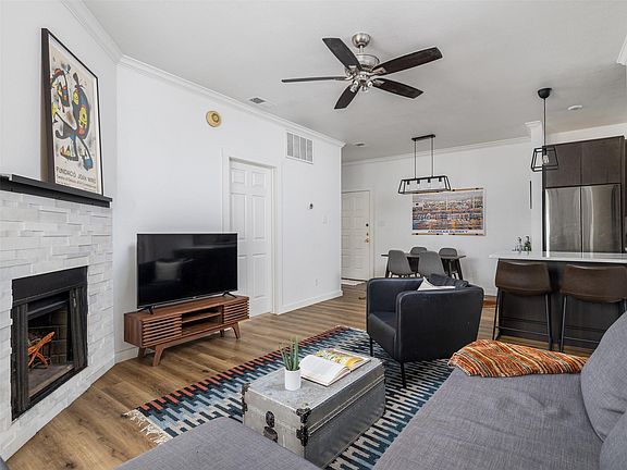 2nd image of 2509 Pearl St APT 5