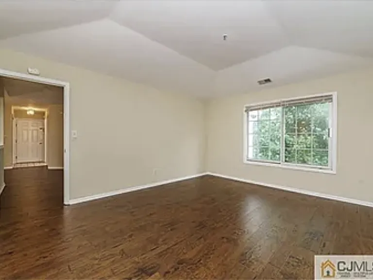 834 Waterford Dr — Photo 11