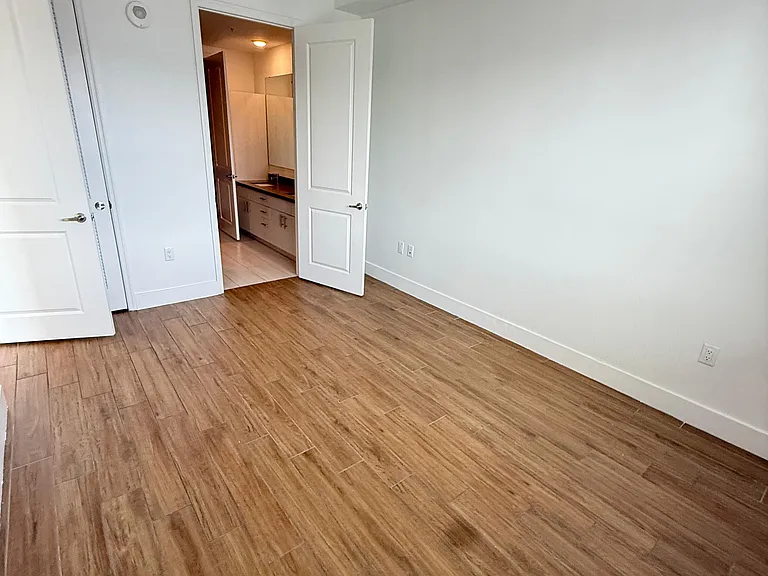2114 NE 168th St #B1 — Photo 13