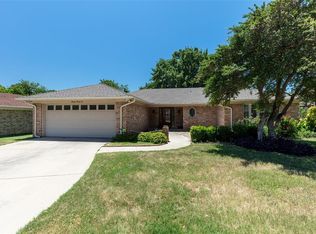 1636 Vicksburg Dr, Bedford, TX 76022