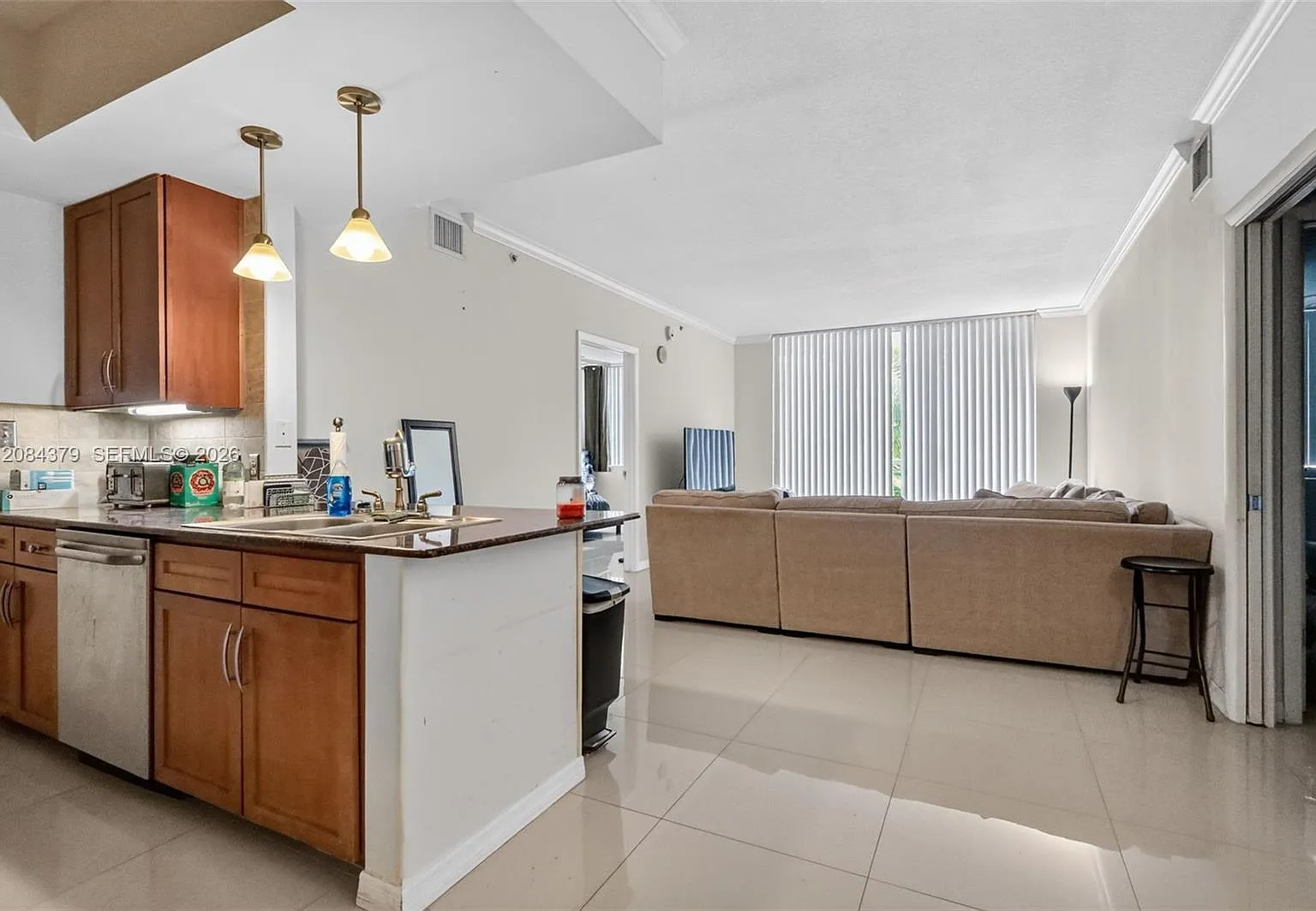 Cite Condo — Photo 3