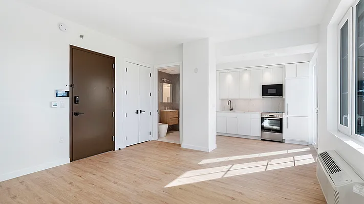 Rented by Nooklyn NYC LLC | media 36